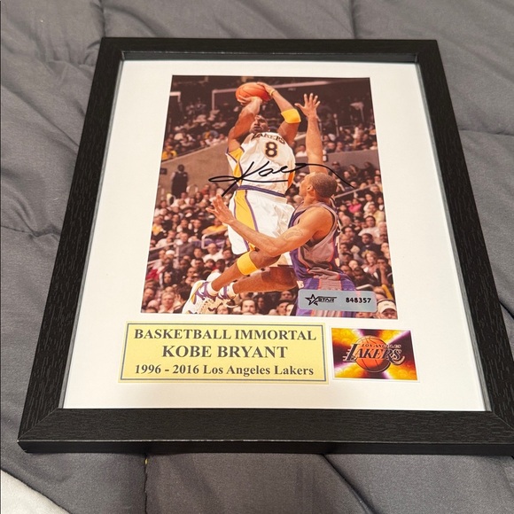 Lakers Kobe Bryant autographed photo - Picture 1 of 1
